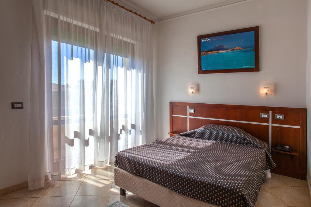 Hotel La Terrazza กาญารี ห้อง รูปภาพ