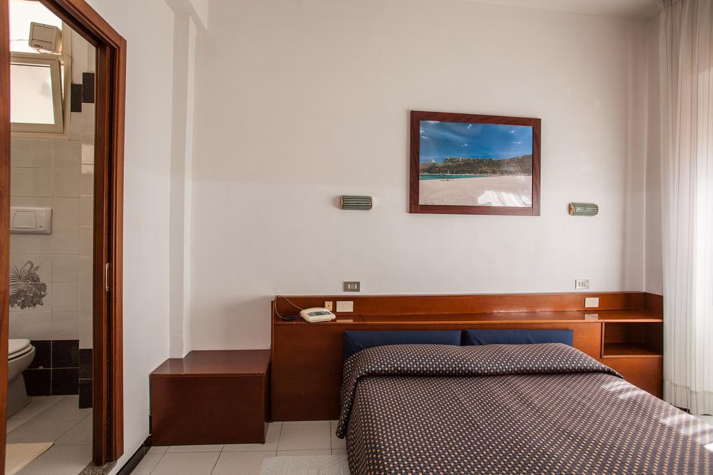Hotel La Terrazza กาญารี ห้อง รูปภาพ