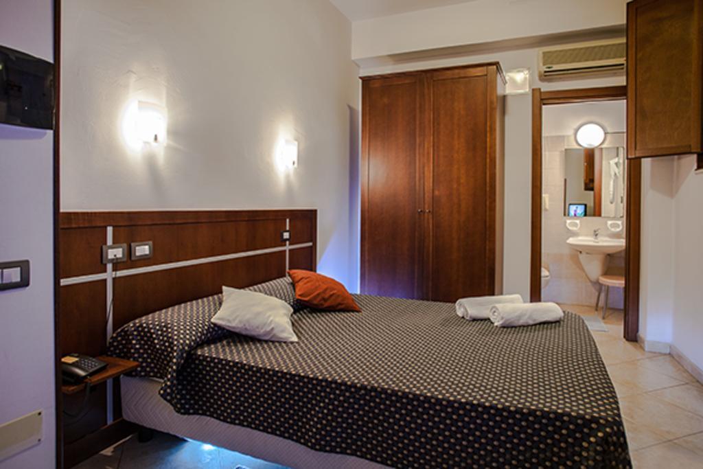 Hotel La Terrazza กาญารี ห้อง รูปภาพ