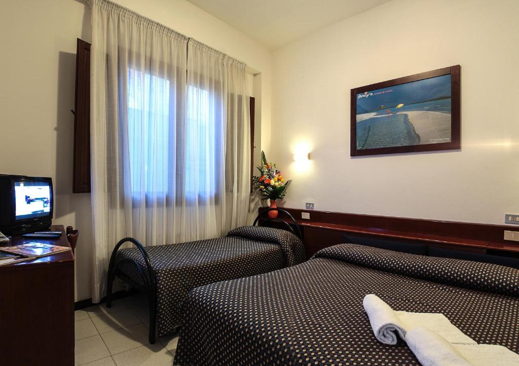 Hotel La Terrazza กาญารี ห้อง รูปภาพ