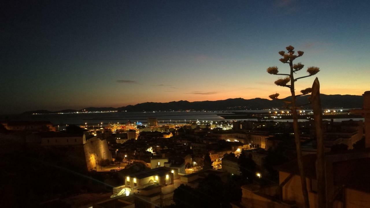 Hotel La Terrazza กาญารี ภายนอก รูปภาพ